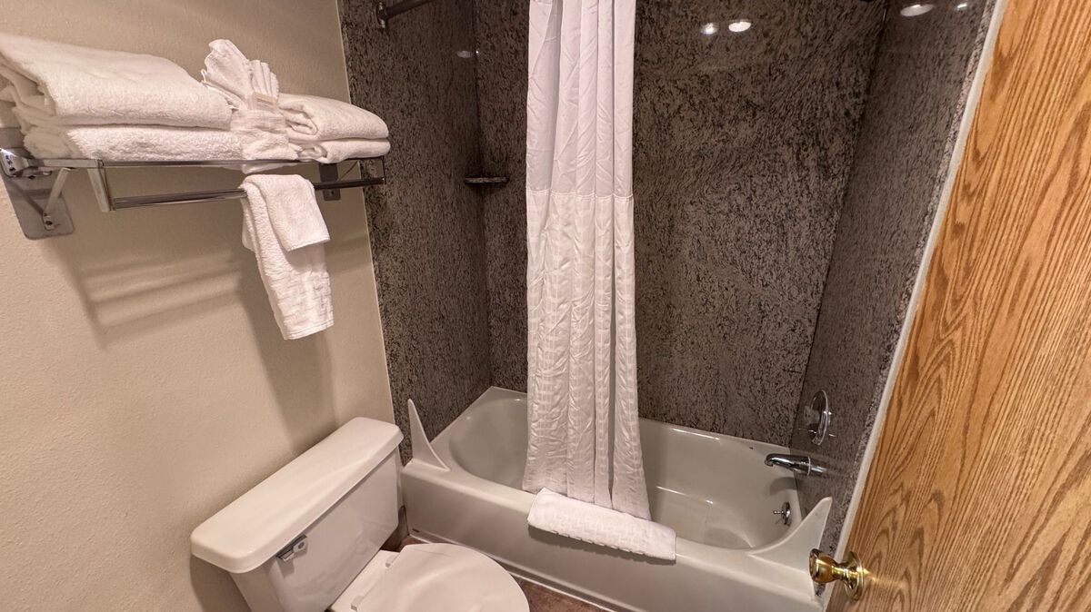 Single King Premium Ocean View-Balcony and Kitchen | Promenade Inn & Suites
